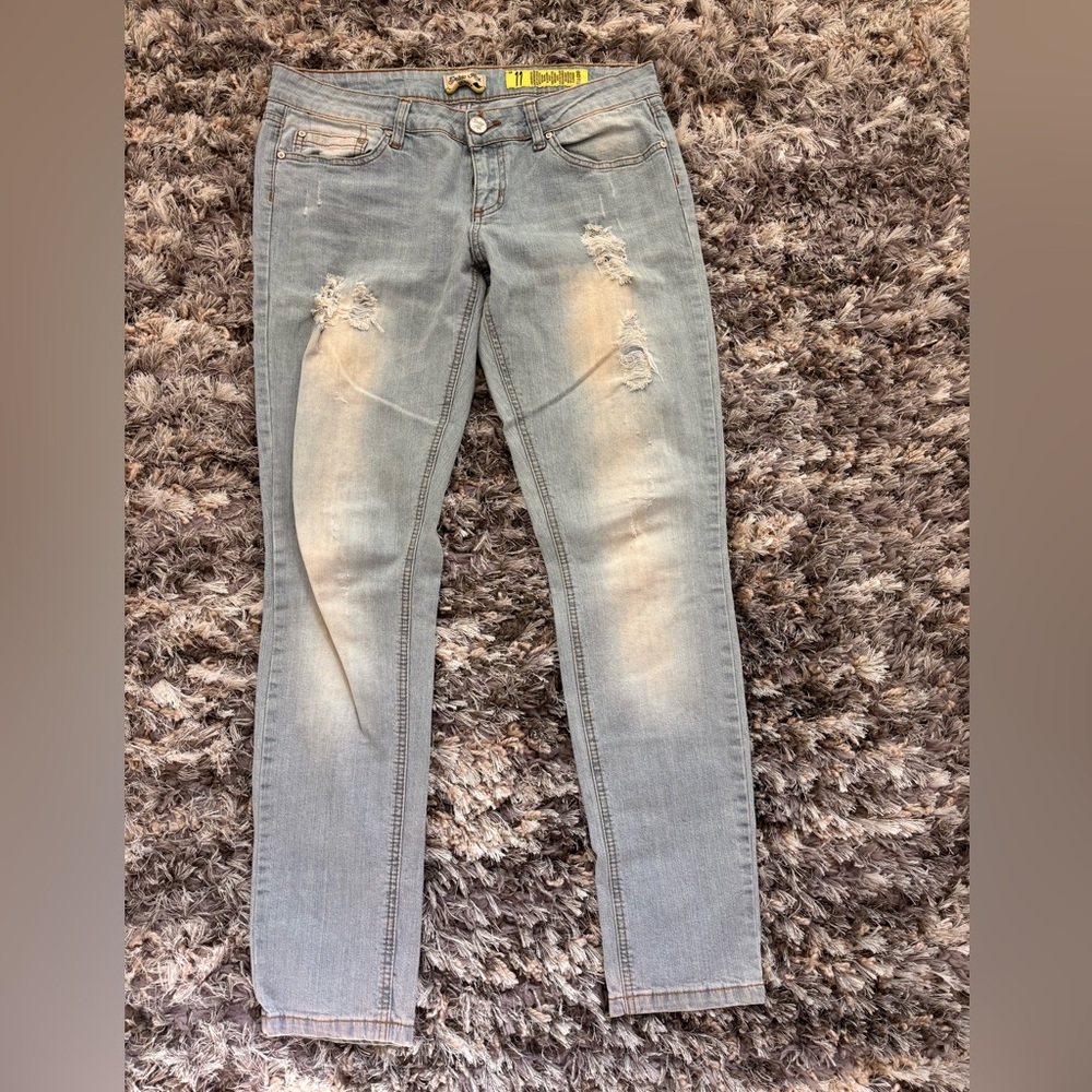Distressed Light Blue Juniors Girls Jeans. Like new. Size 11. Indigo Rein